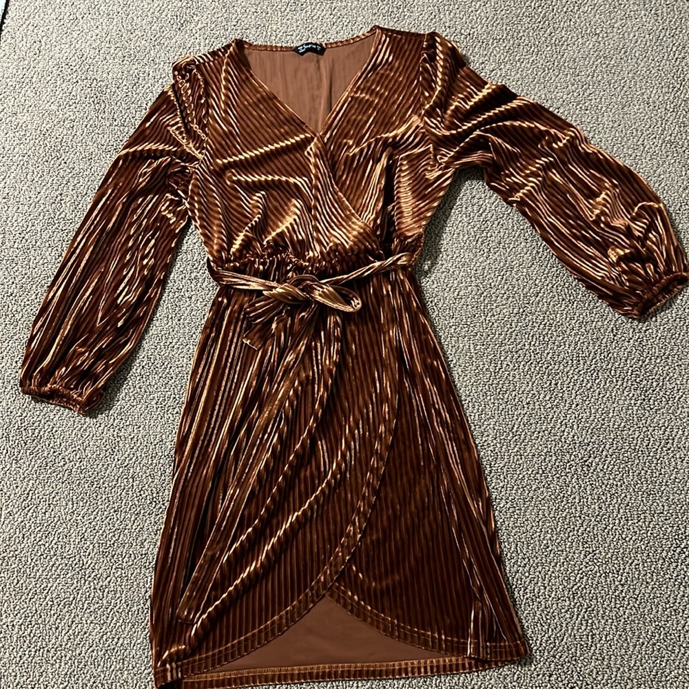 BerryGo Women's Fall Long Sleeve Wrap Semi Formal Velvet Mini size MD